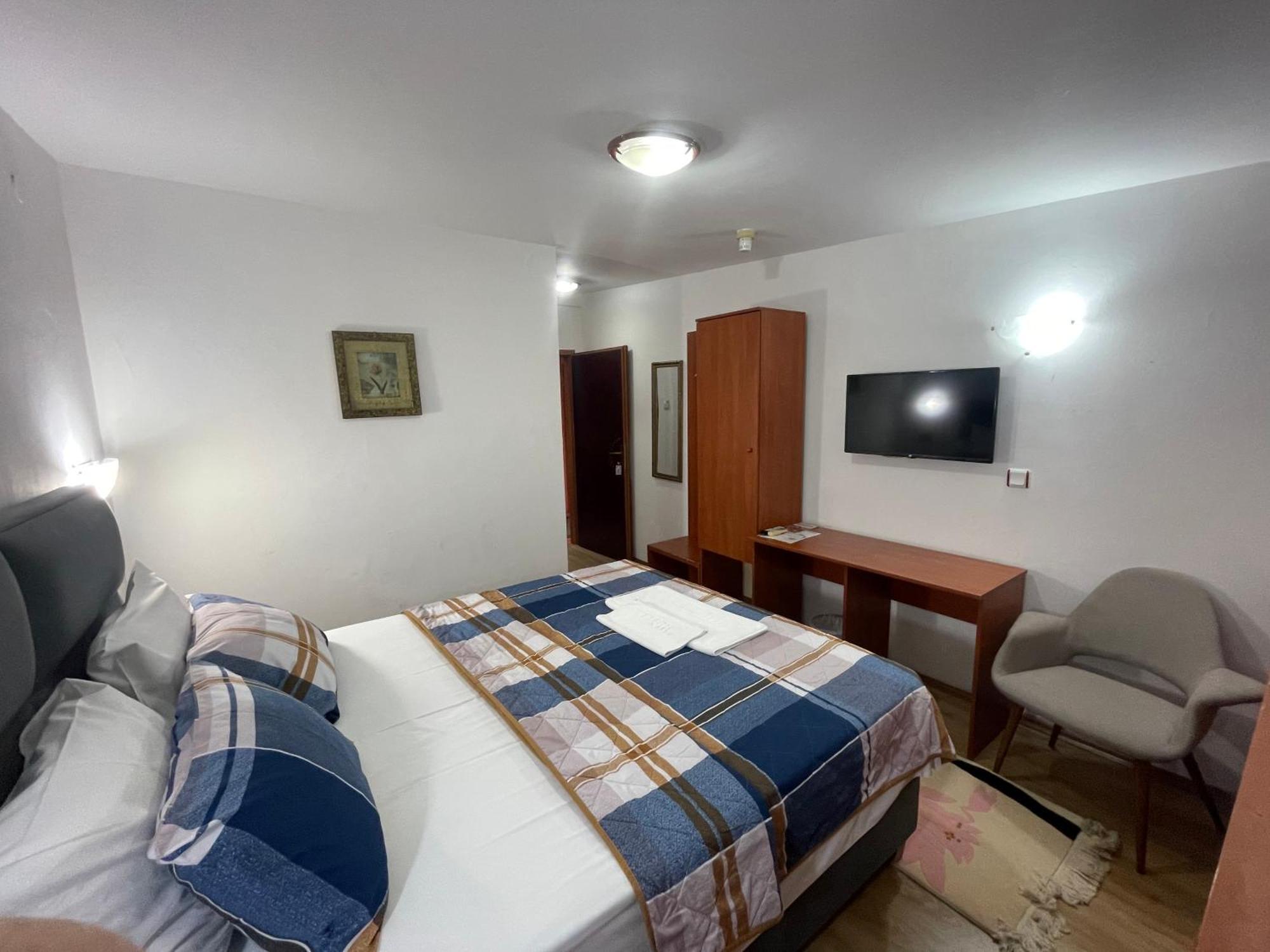 Hotel Square スコピエ エクステリア 写真